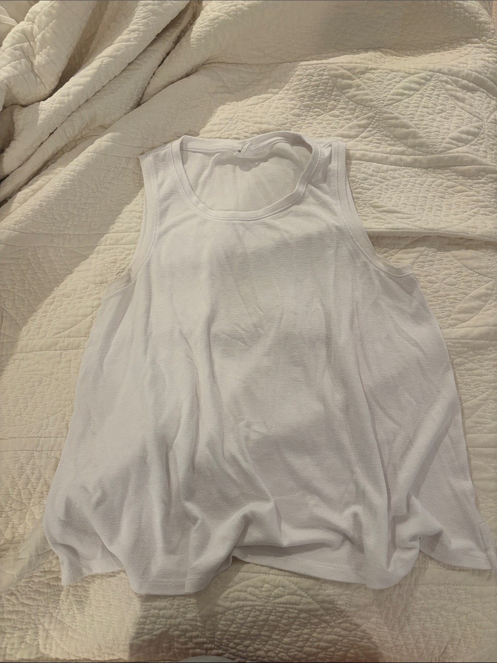 Women’s White Sleeveless Flowy Tank Top
